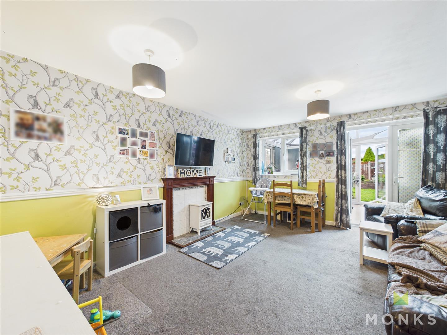 8 Martins Field, Oswestry, SY10 9EP For Sale